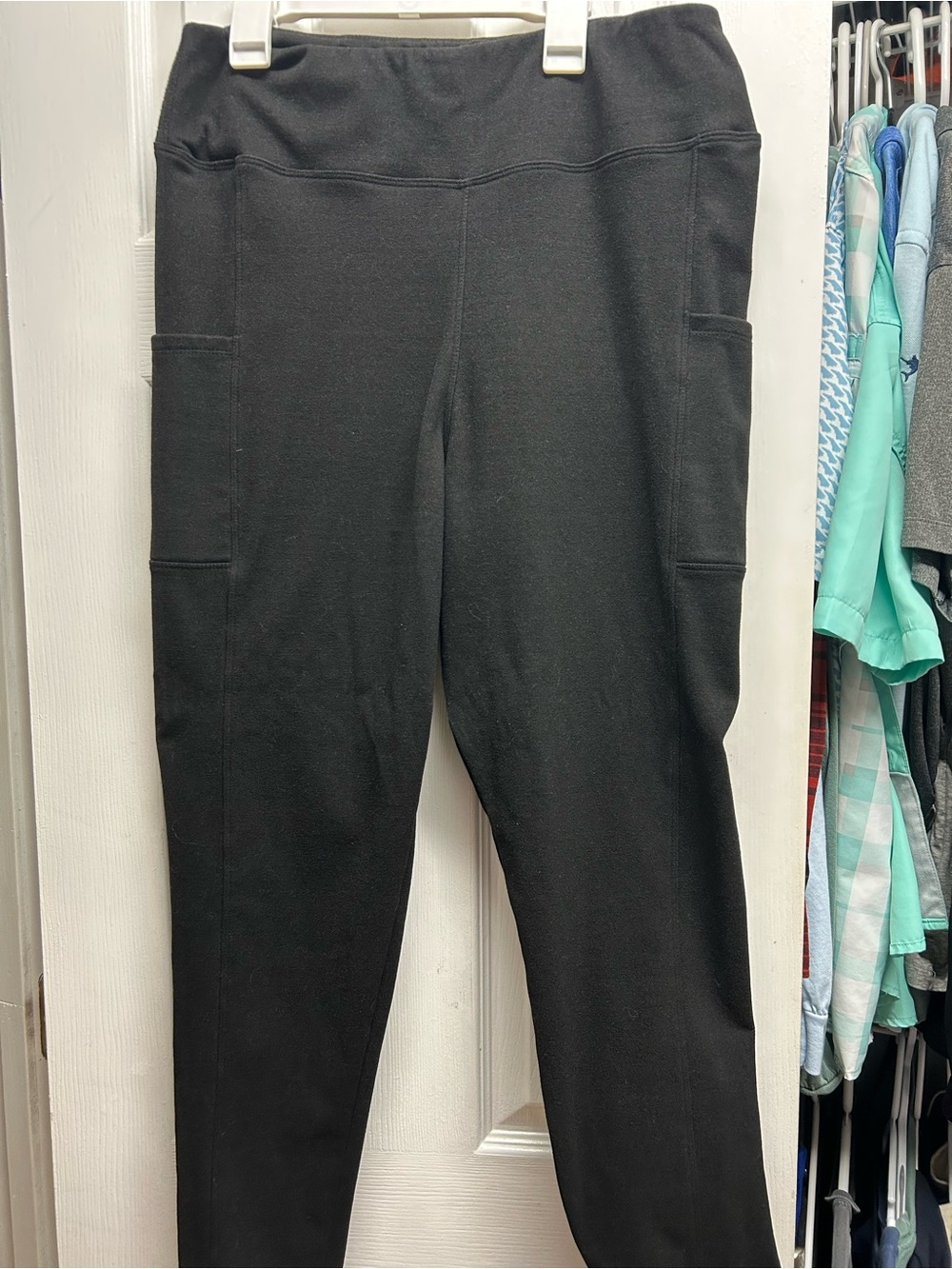 Coco + Carmen Black Pull-On Leggings with Side Pockets